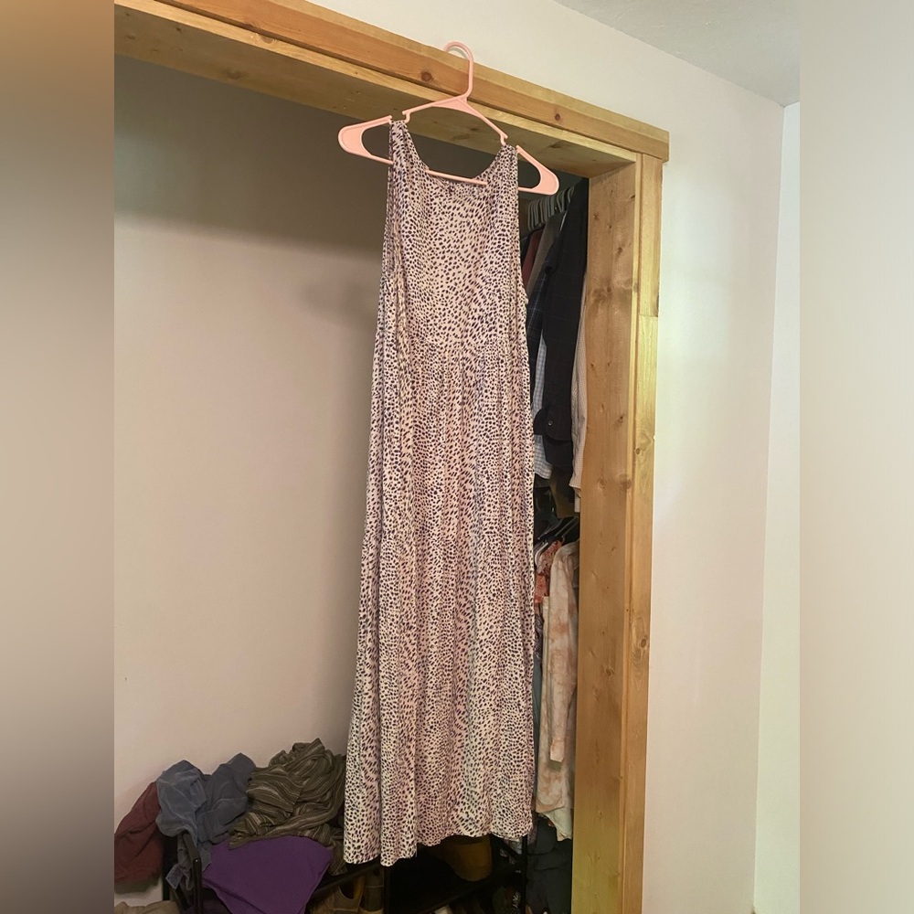 Sleeveless maxi dress with pockets